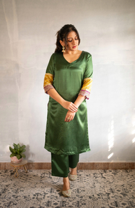  Kainaat x Tyohaar | Emerald Green Mashru Silk A-Line Kurta with Embroidered Sleeves_2